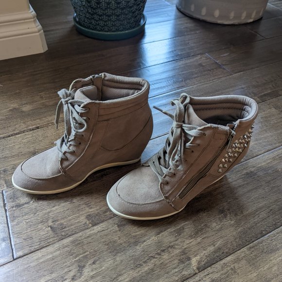 2 pairs Aldo wedge sneaker bootie with studs - Picture 2 of 4